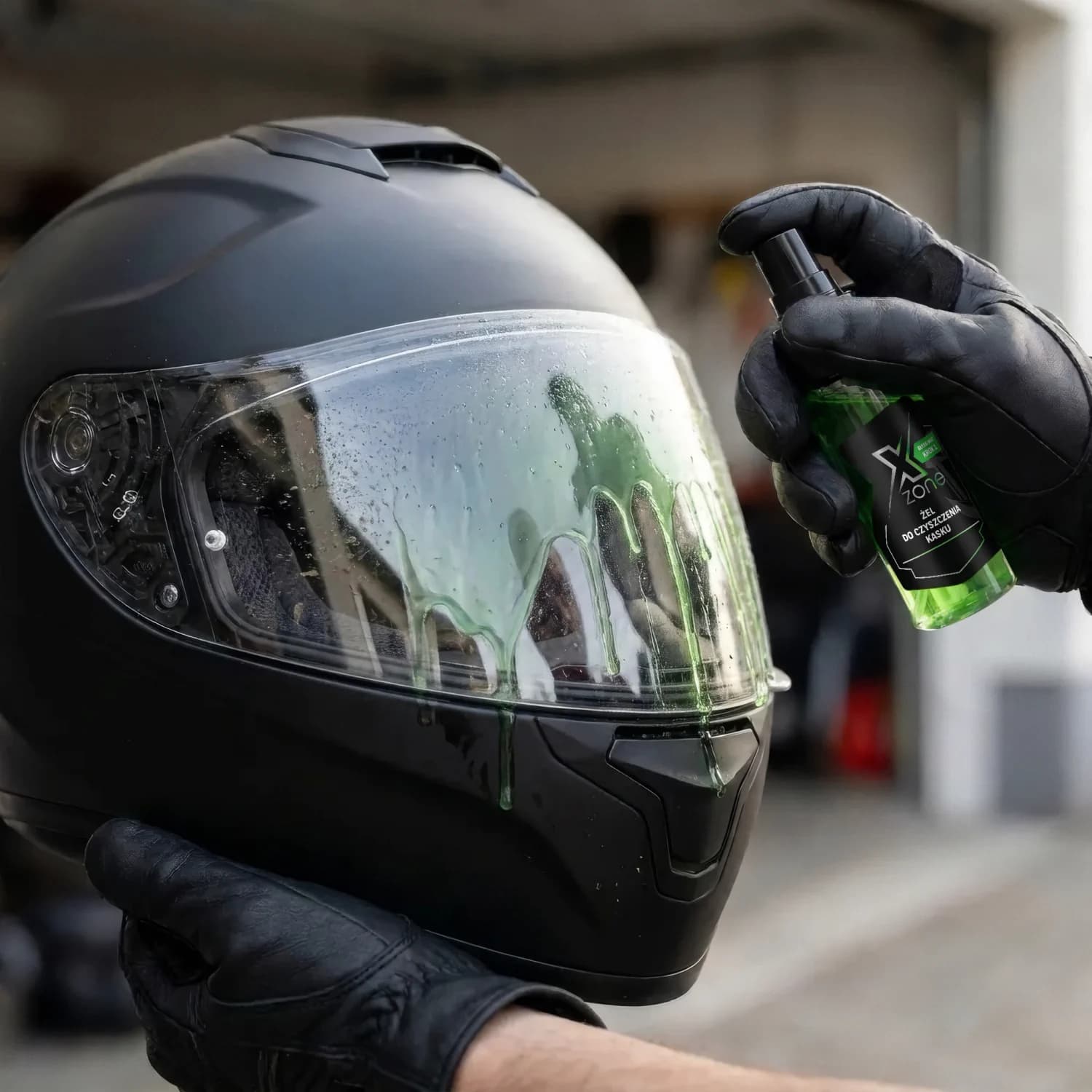 Xzone Turbo Gel 30 ml na kasku motocyklowym